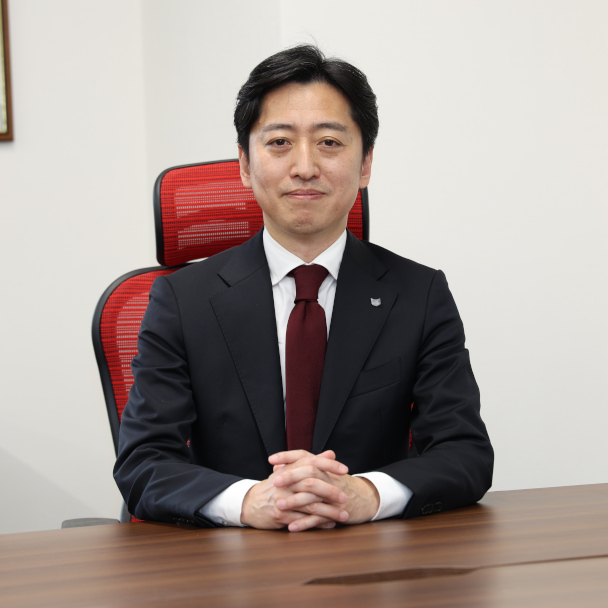 代表取締役社長　岡田正明